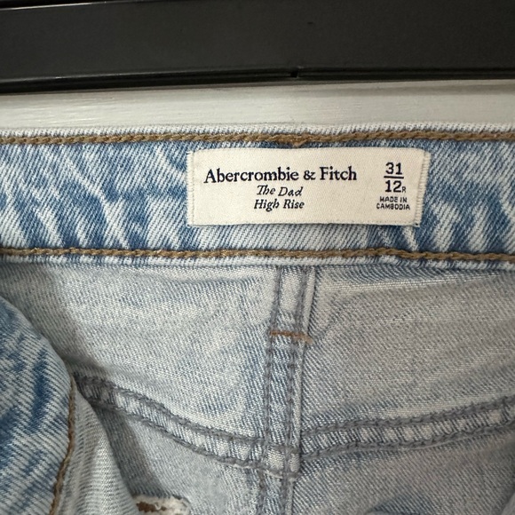 Abercrombie “The Dad High Rise” Jeans - Picture 5 of 5